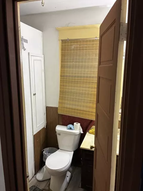 Bath - 303 W Spring St, Freeport, IL 61032 photo 1 of 4