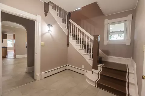 Entry Way - 1502 S Galena Ave, Dixon, IL 61021 photo 2 of 5