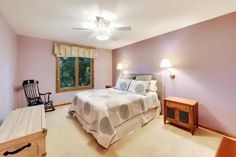 Bedroom - 933 Spindletree Ave, Naperville, IL 60565 photo 3 of 5