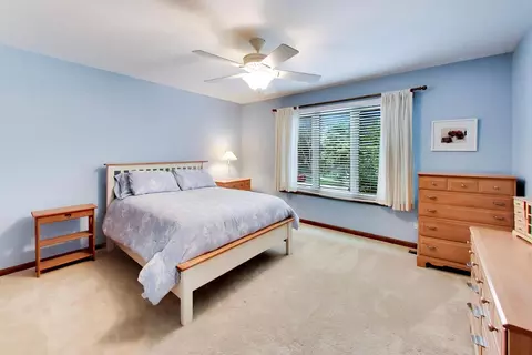 Bedroom - 933 Spindletree Ave, Naperville, IL 60565 photo 4 of 5