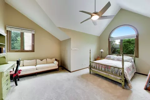 Bedroom - 933 Spindletree Ave, Naperville, IL 60565 photo 2 of 5