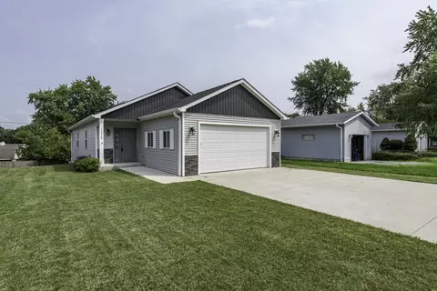 12123 222nd Ave, Salem, WI 53168