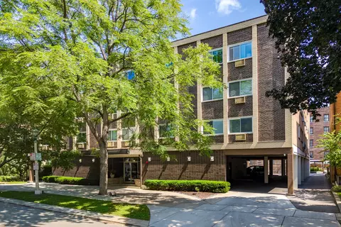 222 N Grove Ave #2D, Oak Park, IL 60302