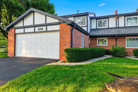1492 Circle Ct, Elk Grove Village, IL 60007