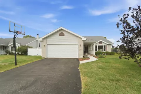 Exterior - 1375 E Cap Cir, Bourbonnais, IL 60914 photo 2 of 5