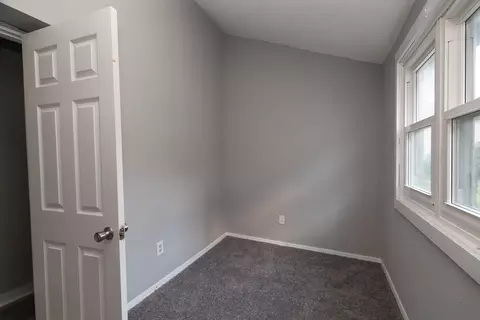 Bedroom - 622 E Mulberry St, Bloomington, IL 61701 photo 3 of 6