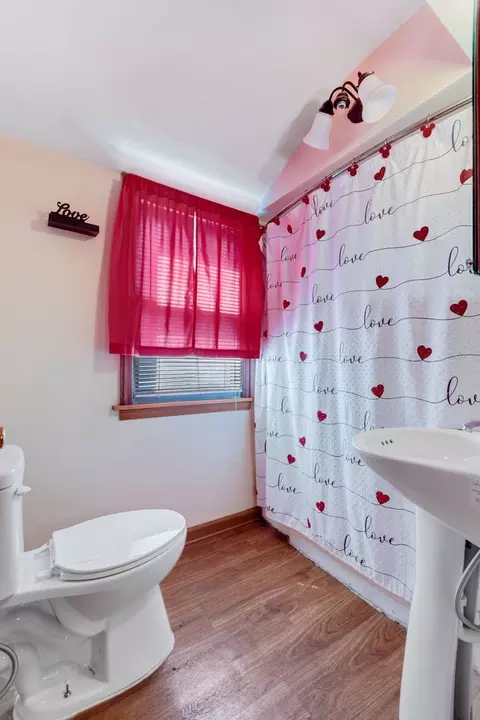 Bath - 895 N 5th Ave, Kankakee, IL 60901 photo 2 of 2
