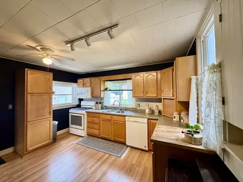 Kitchen - 503 NE 3rd St, Aledo, IL 61231 photo 4 of 6