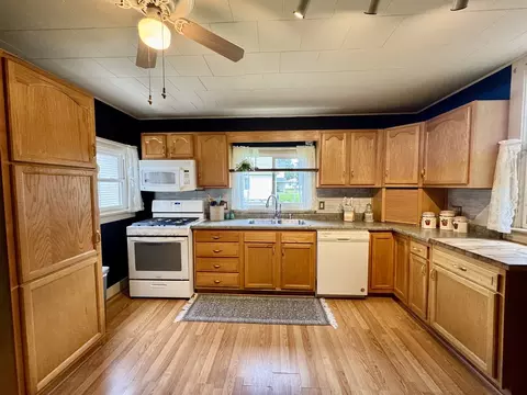 Kitchen - 503 NE 3rd St, Aledo, IL 61231 photo 6 of 6