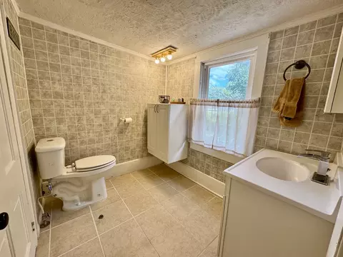 Bath - 503 NE 3rd St, Aledo, IL 61231 photo 3 of 5