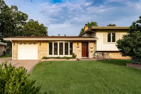 5639 N Manor Ln, Chicago, IL 60631