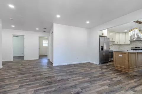 Living - 2814 Cardinal Dr, Rolling Meadows, IL 60008 photo 3 of 4