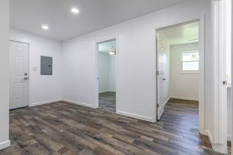 Entry Way - 2814 Cardinal Dr, Rolling Meadows, IL 60008 photo 1 of 1