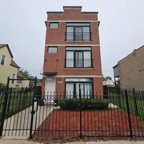 4116 W Congress Pkwy #2, Chicago, IL 60624