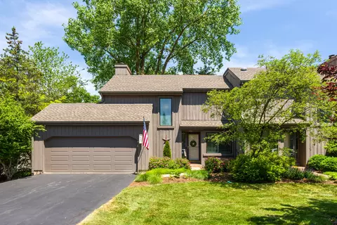 330 Mallard Pt, Lake Barrington, IL 60010