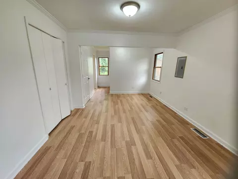 Living - 8 Wayne Ct, Park Forest, IL 60466 photo 5 of 5