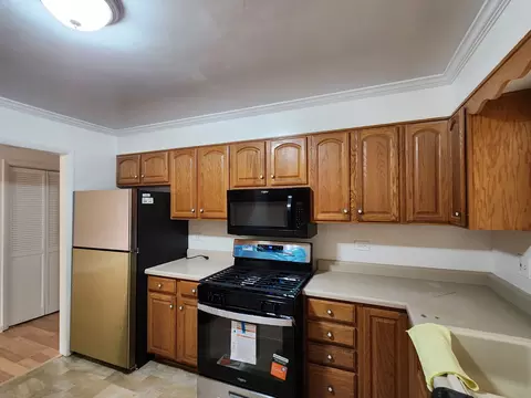 Kitchen - 8 Wayne Ct, Park Forest, IL 60466 photo 1 of 3
