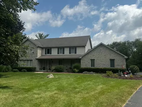 8 N055 Secretariat Ct, Saint Charles, IL 60175