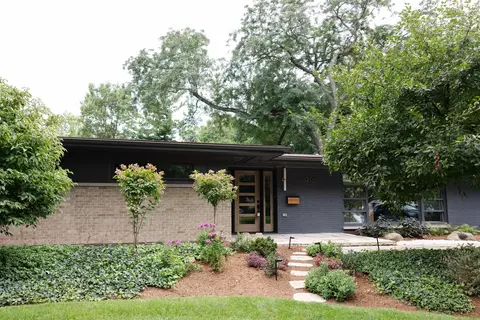 916 Ray St, Geneva, IL 60134