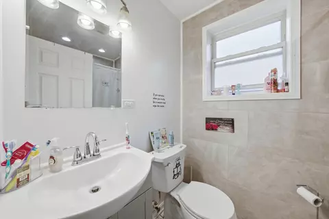 Bath - 500 E 92nd St, Chicago, IL 60619 photo 2 of 2