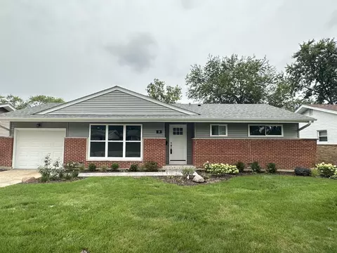 38 Evergreen St, Elk Grove Village, IL 60007