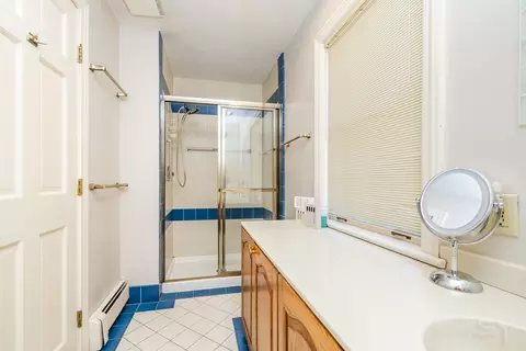 Bath - Undisclosed, River Forest, IL 60305 photo 1 of 4
