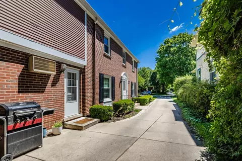 Exterior - Undisclosed, River Forest, IL 60305 photo 2 of 4