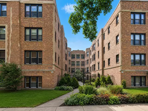 136 Clyde Ave #2S, Evanston, IL 60202