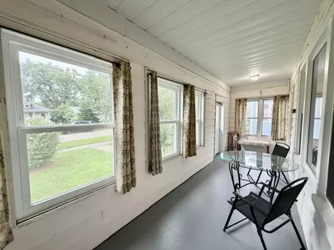 Exterior - 319 Oak St, Elgin, IL 60123 photo 5 of 8