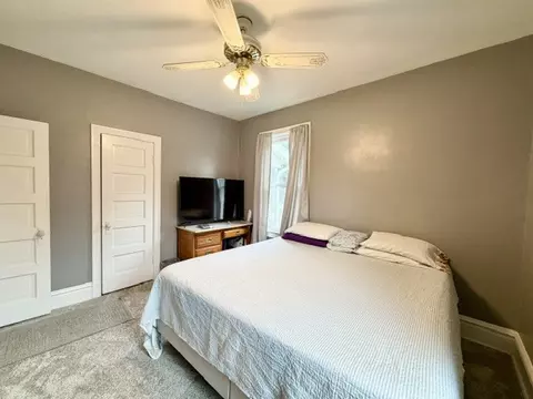 Bedroom - 319 Oak St, Elgin, IL 60123 photo 4 of 5