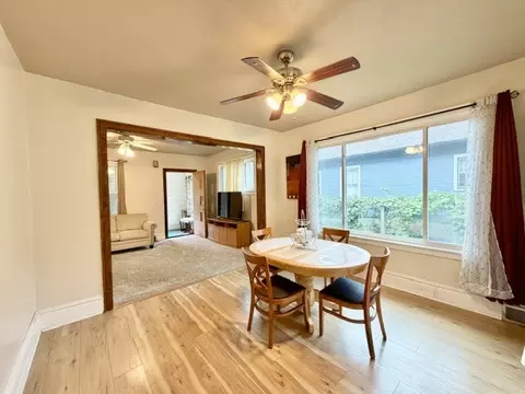 Dining - 319 Oak St, Elgin, IL 60123 photo 4 of 4