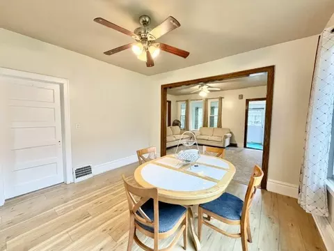 Dining - 319 Oak St, Elgin, IL 60123 photo 3 of 4