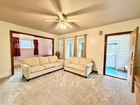 Living - 319 Oak St, Elgin, IL 60123 photo 1 of 3