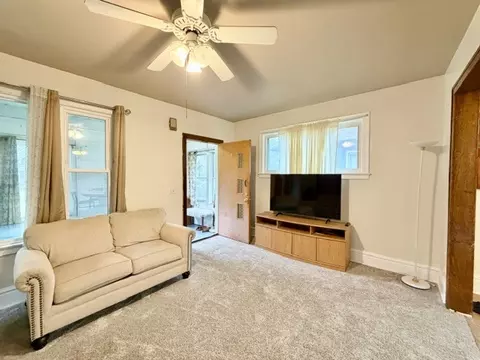 Living - 319 Oak St, Elgin, IL 60123 photo 2 of 3