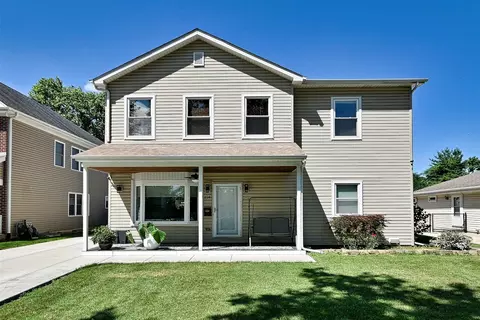 Exterior - 214 N William St, Mount Prospect, IL 60056 photo 2 of 9