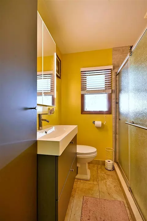 Bath - 214 N William St, Mount Prospect, IL 60056 photo 1 of 5