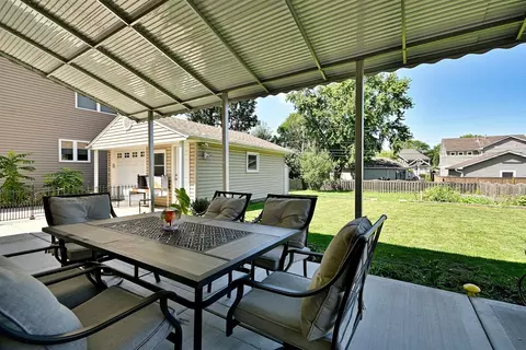 Exterior - 214 N William St, Mount Prospect, IL 60056 photo 5 of 9