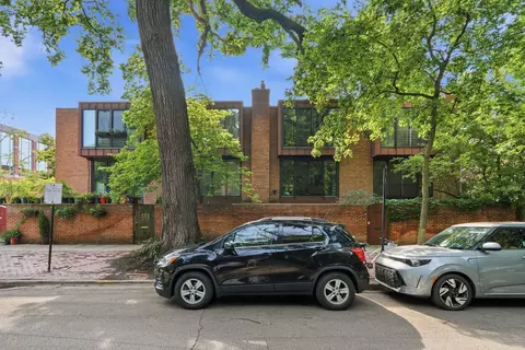 2206 N Burling St, Chicago, IL 60614