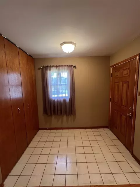 Entry Way - 4120 Sumter Dr, Matteson, IL 60443 photo 1 of 2