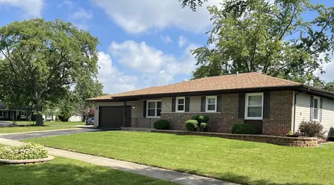 Exterior - 4120 Sumter Dr, Matteson, IL 60443 photo 2 of 4