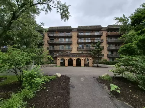 512 Redondo Dr #409, Downers Grove, IL 60516