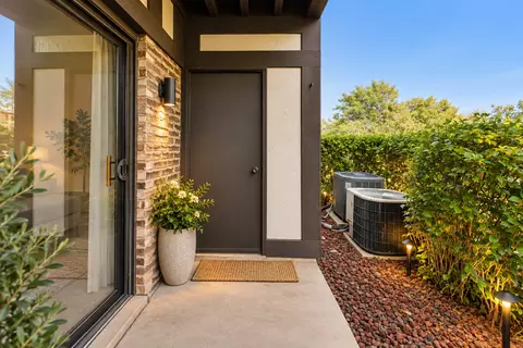 Exterior - 855 Johnstown Ln #A, Wheaton, IL 60189 photo 5 of 8