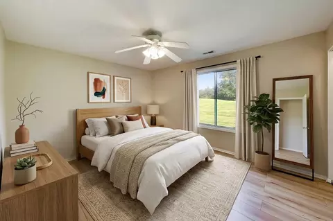 Bedroom - 855 Johnstown Ln #A, Wheaton, IL 60189 photo 3 of 8