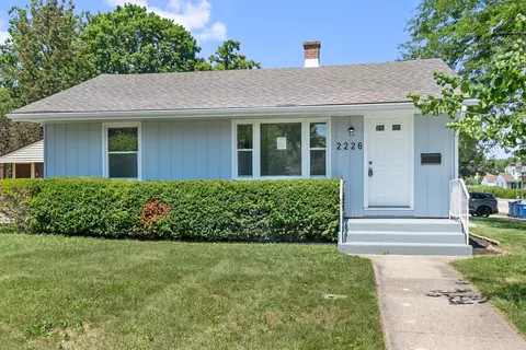 2226 Marshall Pkwy, Waukegan, IL 60085