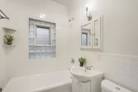 Bath - 1002 Circle Ave, Forest Park, IL 60130 photo 1 of 2