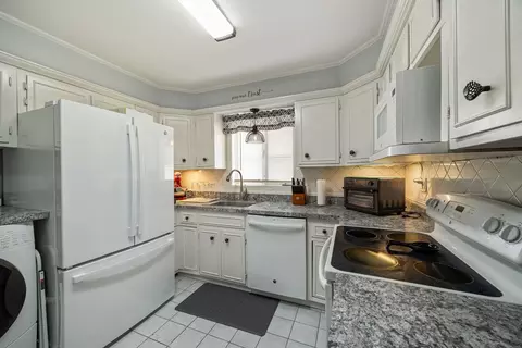 Kitchen - Undisclosed, Park Forest, IL 60466 photo 2 of 2