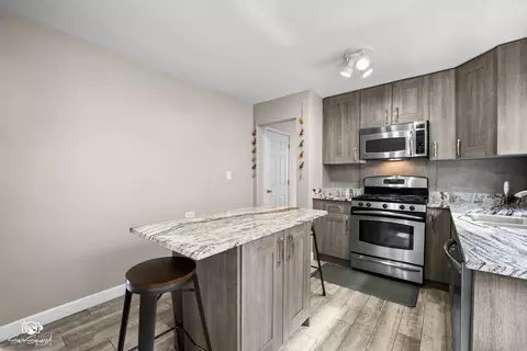 6355 W Addison St #1-SW, Chicago, IL 60634