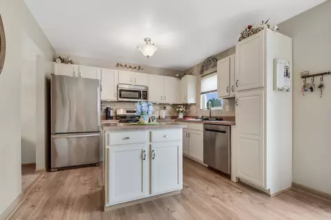 Kitchen - 1506 Lasser Dr, Plainfield, IL 60586 photo 2 of 5