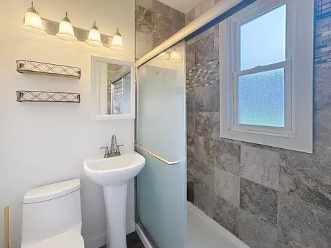 Bath - 1156 33rd Ave, Moline, IL 61265 photo 2 of 2