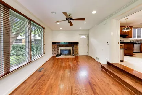 Living - 1240 William St, River Forest, IL 60305 photo 5 of 6